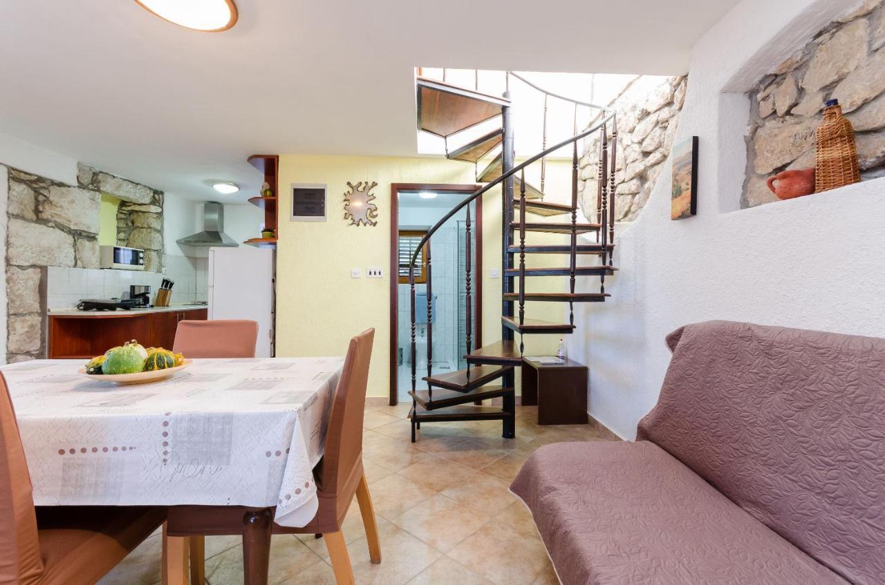 Apartment Josip Plomin Exterior photo