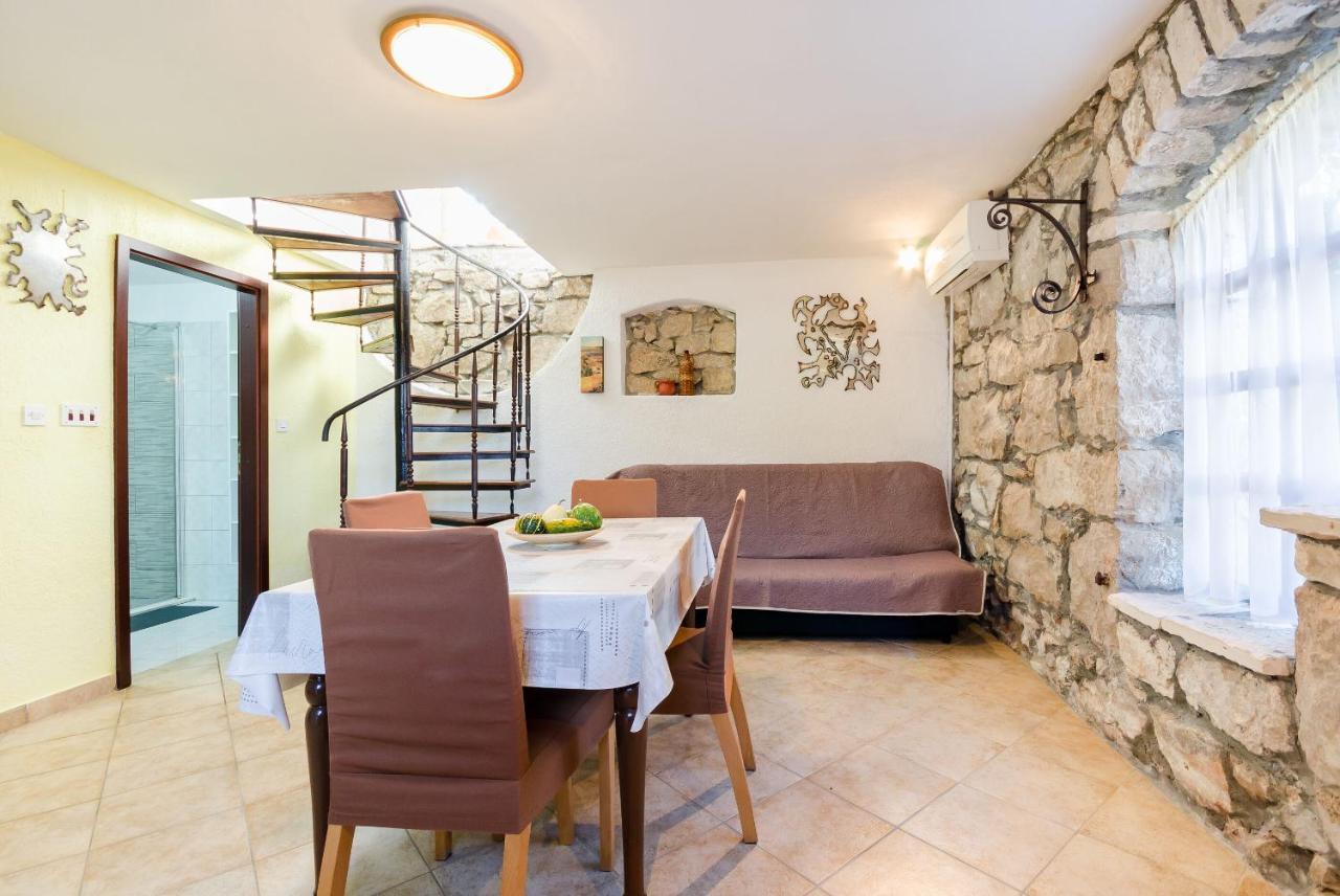 Apartment Josip Plomin Exterior photo